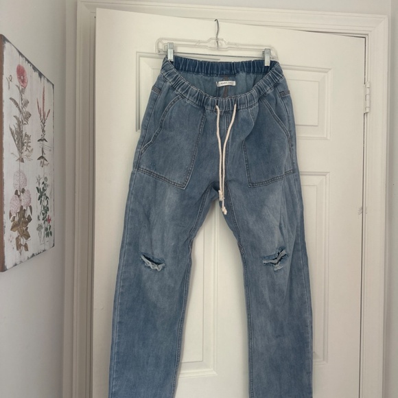 Distressed Light Wash Elastic Waist Denim Jogger Jeans W/ Drawstring - Picture 2 of 3